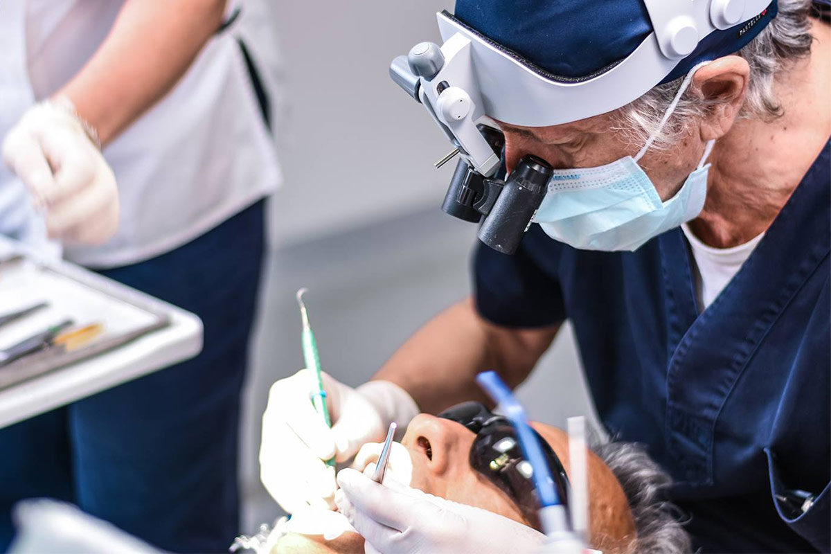 prima-visita-dal-dentista-cosa-aspettarsi-studio-dottor-mauro-fradeani-pesaro